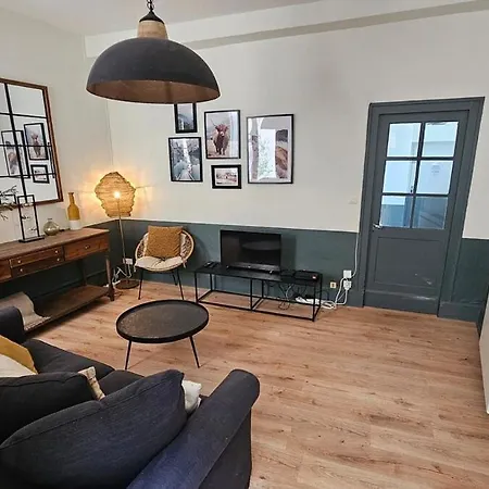 Le Clos Medieval - 2 Bedrooms, Wi-fi, Terrace * Montlucon