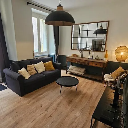 Le Clos Medieval - 2 Bedrooms, Wi-fi, Terrace Apartment Montlucon
